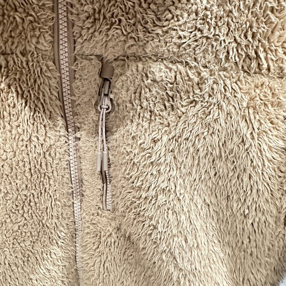 Uniqlo Teddy Hooded Jacket - Picture 4 of 5